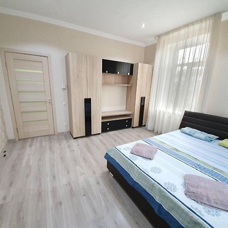 Tourist Home At Stefan Cel Mare With 2 Rooms Chişinǎu Buitenkant foto