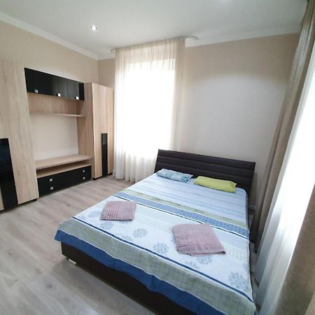 Tourist Home At Stefan Cel Mare With 2 Rooms Chişinǎu Buitenkant foto