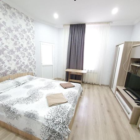 Tourist Home At Stefan Cel Mare With 2 Rooms Chişinǎu Buitenkant foto